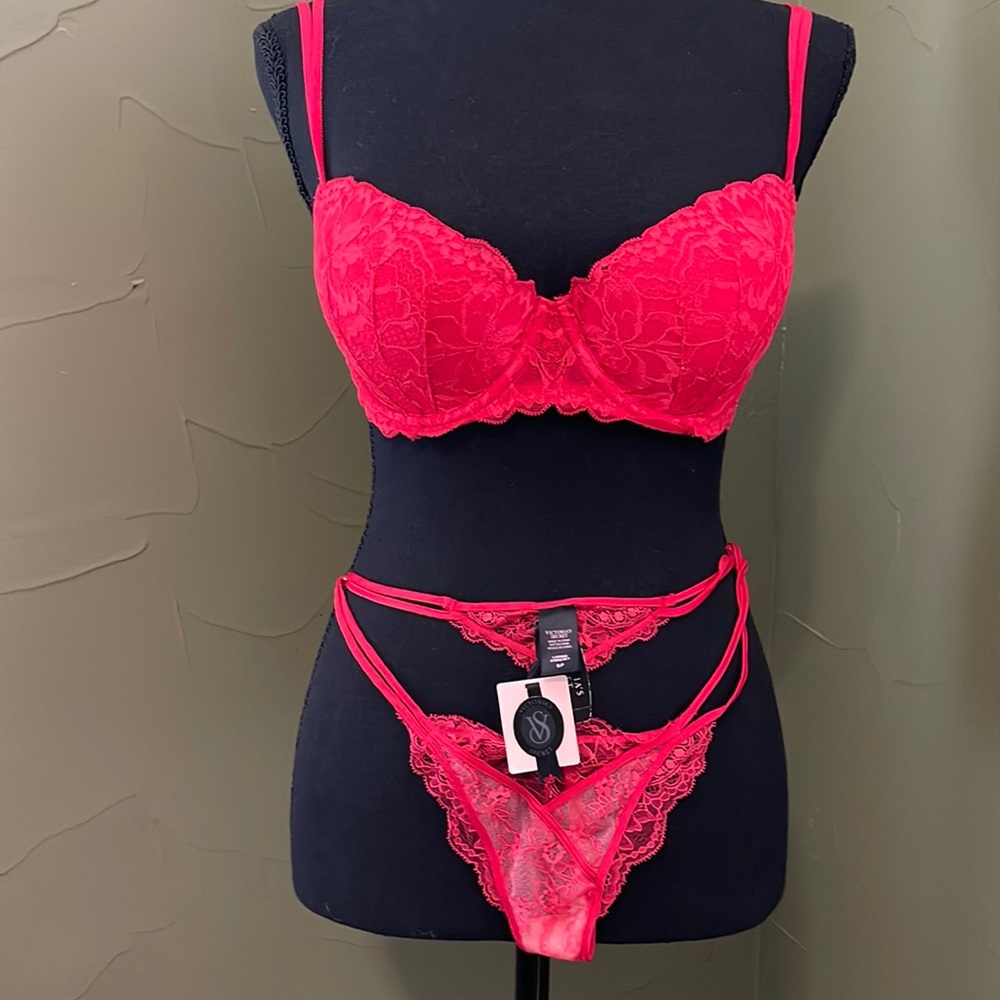 Victoria Secret’s Red Lace 34C Bra (barely worn) Red V Thong Red Small with Tags